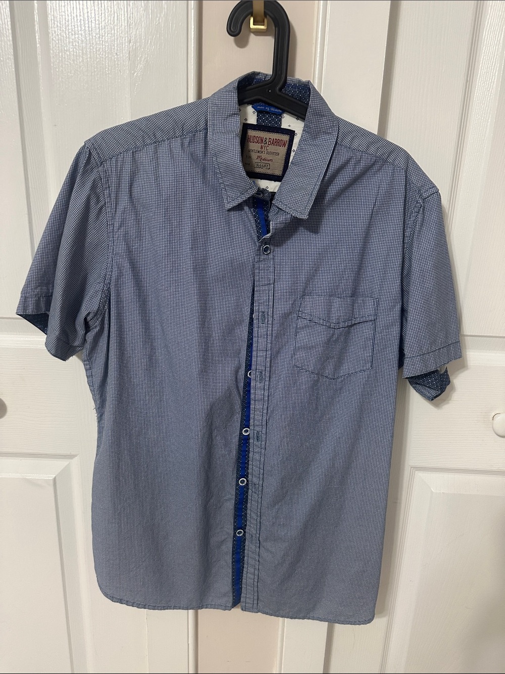 Hudson & Barrow Men’s Short-Sleeve Casual Button-Down Shirt in Light Blue